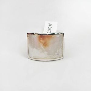 Chapal Zenray | Sterling Silver Mother of Pearl Rectangular Ring | 8